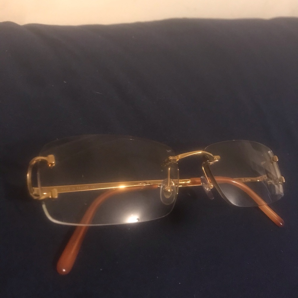 Cartier frame glasses turns into shades